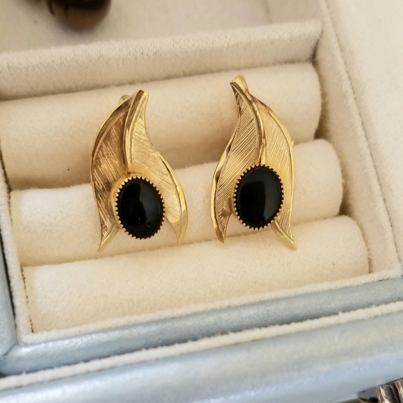 12KT GOLD FILLED ONYX EARRINGS VINTAGE - Picture 3 of 7